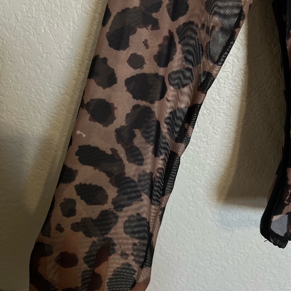 Miss Lola Leopard Print Long Sleeve Top - Picture 6 of 11